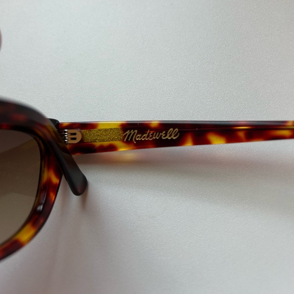 Madewell Sunglasses - Picture 3 of 3